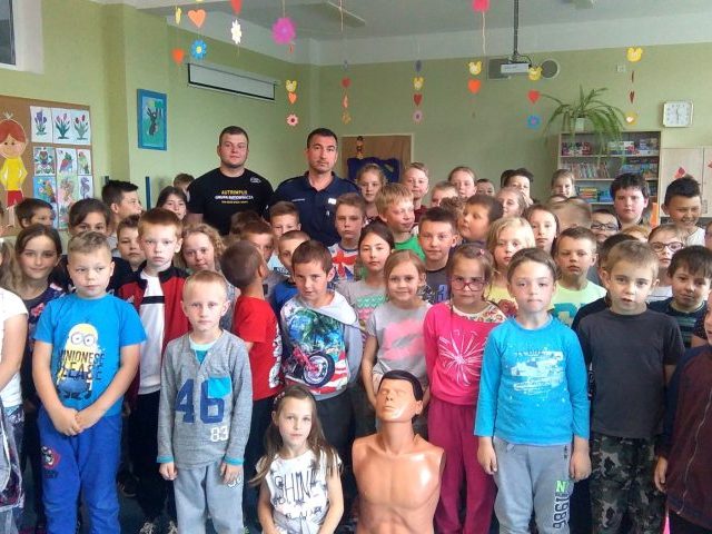Dzielnicowy + ratownik medyczny = bezpieczeństwo